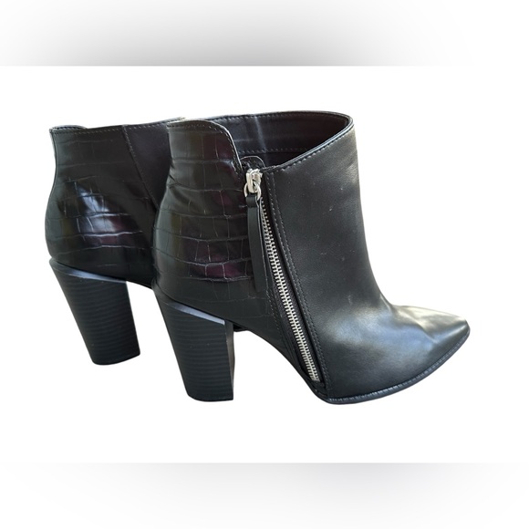 Women`s Black Pointy Toe Ankle Boots Snake Pattern on one side 
Qupid - Picture 10 of 12